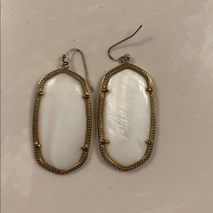 Kendra Scott Danielle White Pearl Earring